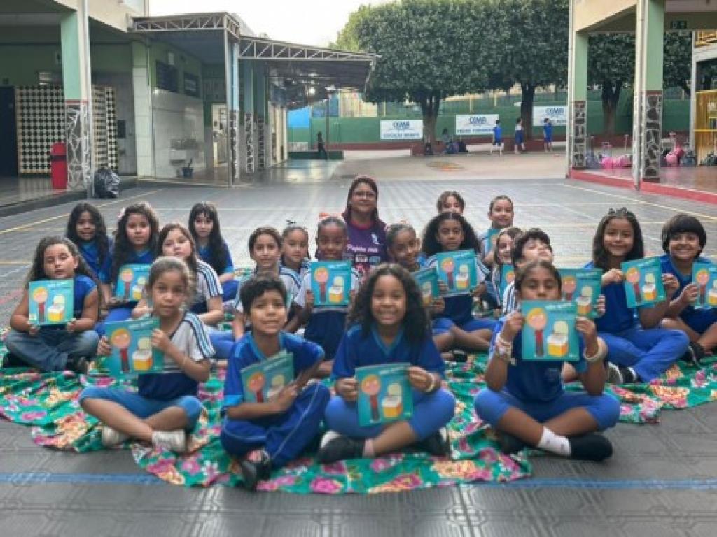 Leitura e Imaginação: Alunos Vivenciam Momentos Especiais com Livro Paradidático