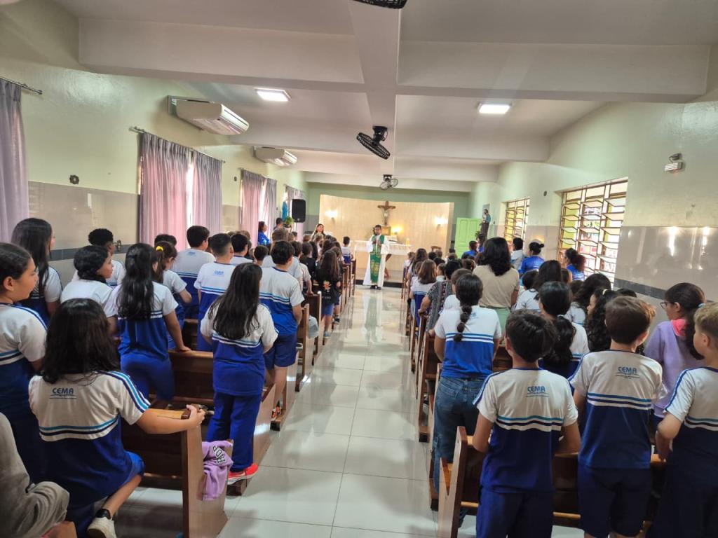 Colégio CEMA realiza Missa especial para os alunos